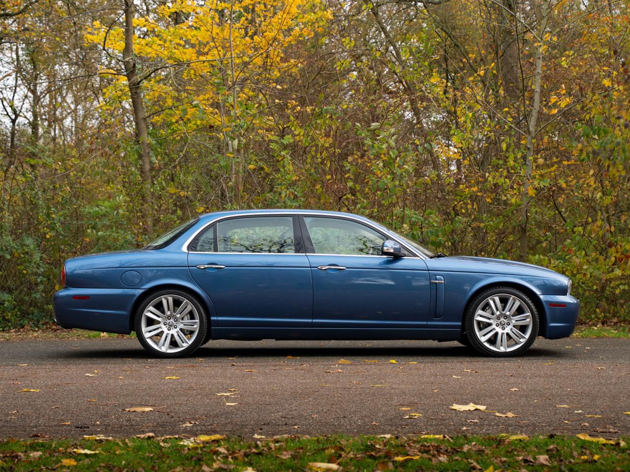 Jaguar XJ Long Wheel Base profielaanzicht