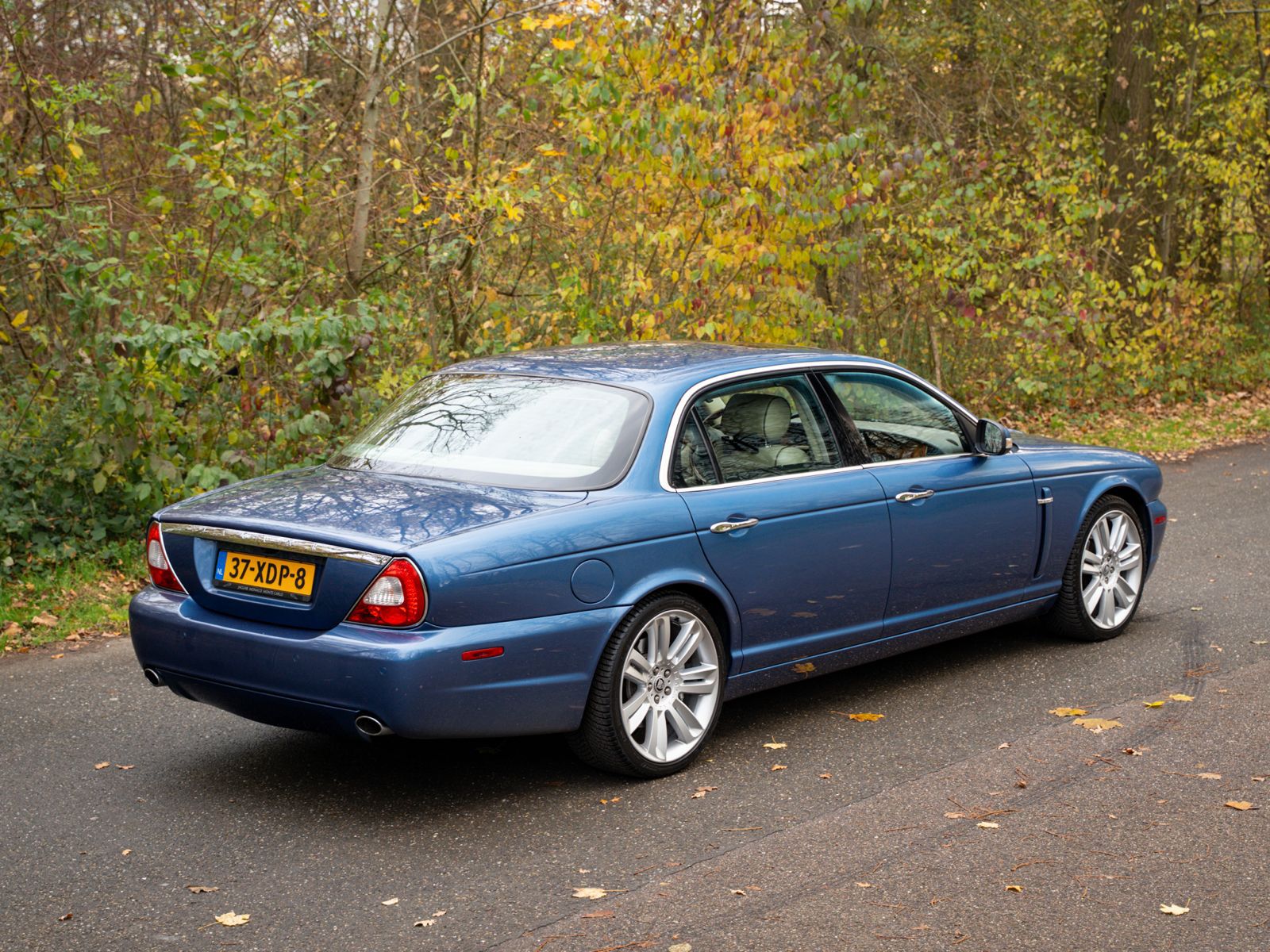 Jaguar XJ achterzijde 3/4 alternatief
