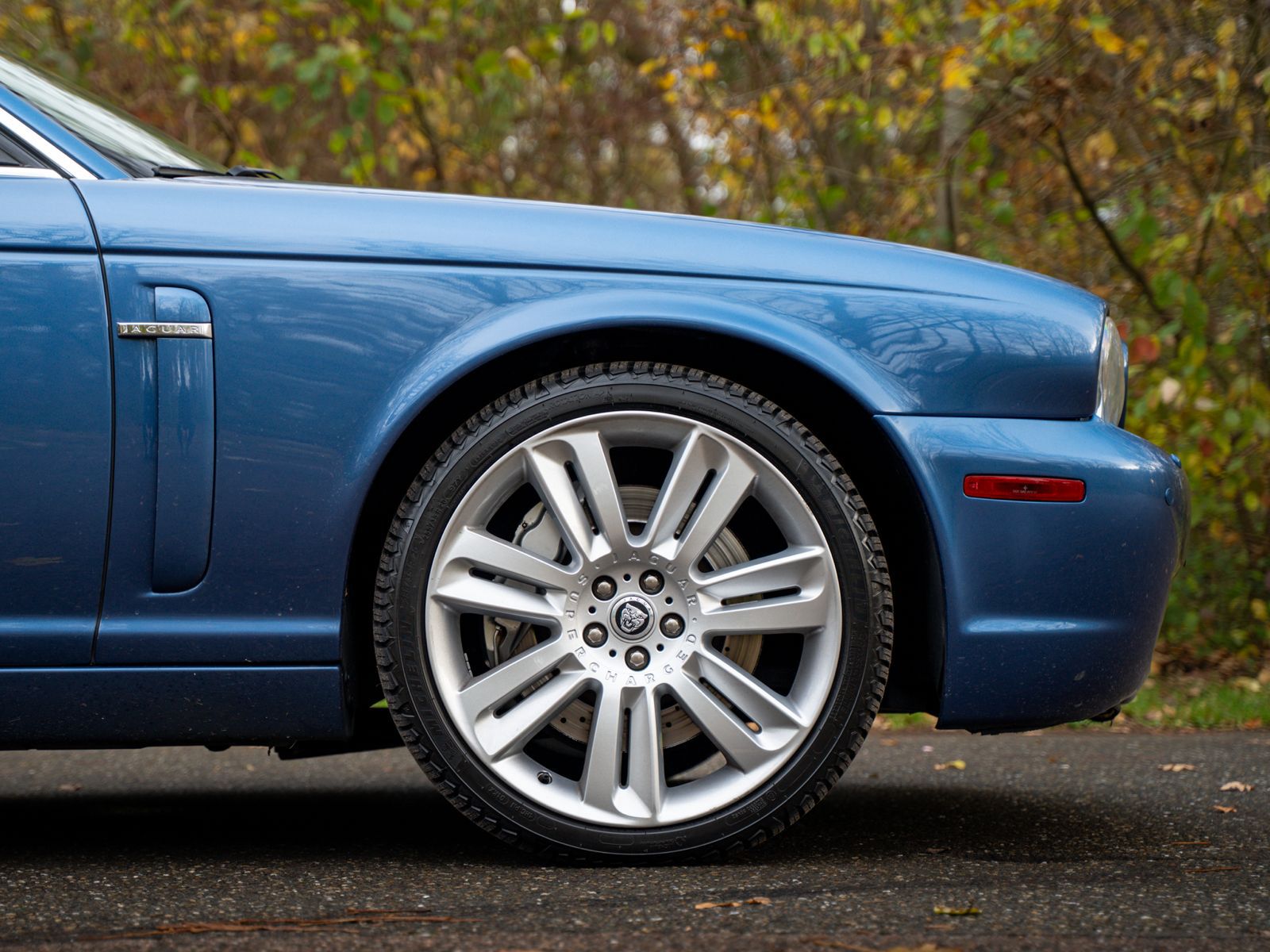 Jaguar XJ wiel met Supercharged velg