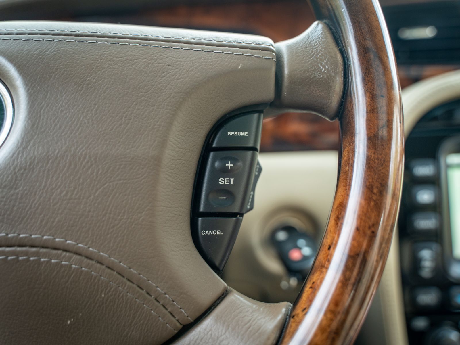 Jaguar XJ dashboard close-up