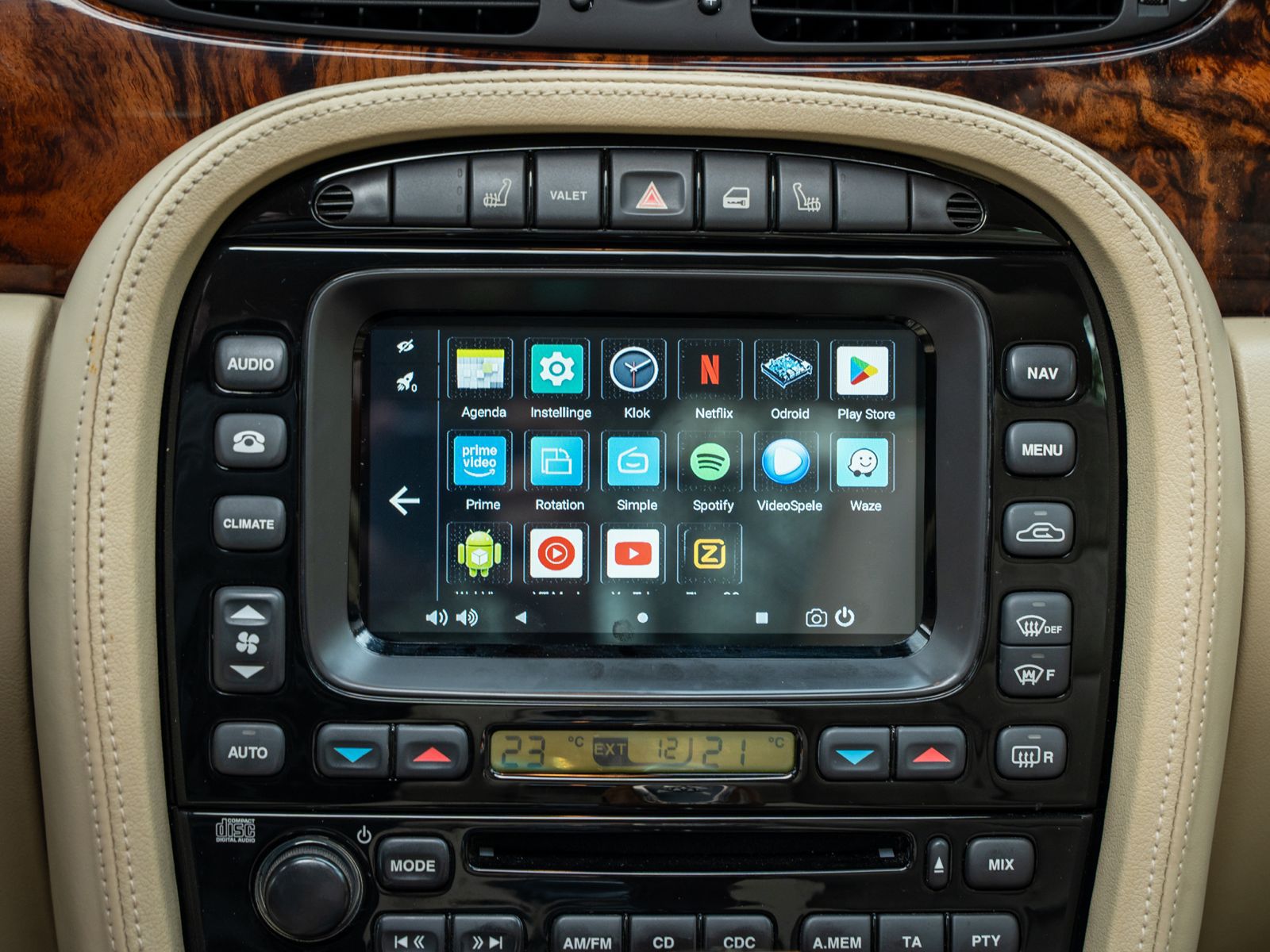 Jaguar XJ infotainment scherm